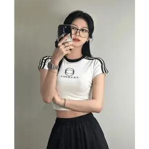트랙라인 크롭 티 반팔 티셔츠 Y2K 블록코어 여자 스판 쫀쫀 여름 배색 룩 (WFJF9QK)