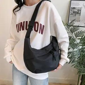 신상 남녀공용 남성 여성 가볍고 수납좋은 크로스백 캐주얼 반달 가방 버니백