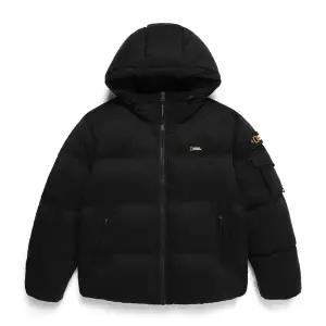 [정상가:359000원]내셔널지오그래픽 N244UDW820 골든몰 숏기장 구스 후디 다운 점퍼 CARBON BLACK