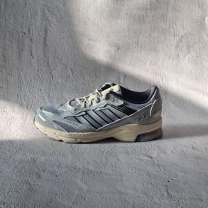 [아디다스][국내매장판] 아디다스 스피리테인 2000 실버 ID5411