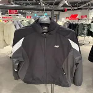뉴발란스 UNI N 플라잉 웜업자켓 BB NBNAFCO313 19