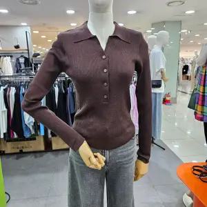 시슬리/애플아울렛/레터링 자수 버튼업 니트 SAKPA1541