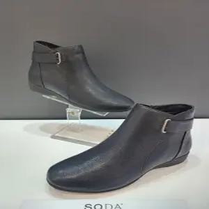 [소다][소다] FLB202 GA10 소다 SODA 여성 앵클부츠 (깔끔한 통굽 사이드 벨트 포인트 여성부츠) (P0023824