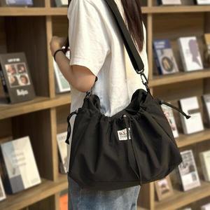 [아트박스]/디랩 커들리 스트링 포켓 크로스백 - black