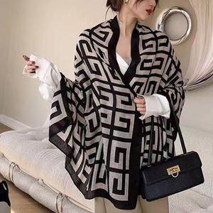 부밍 간절기 세련 여성 롱 숄 스카프