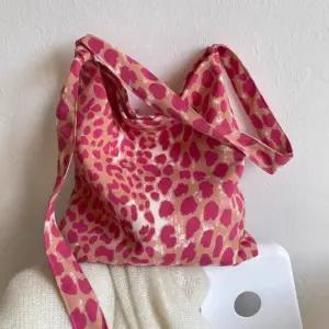 루온 코듀로이 핑크 레오파드 숄더 메신저 백