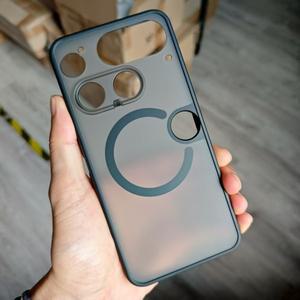 Nothing Phone 3용 자석 충격 방지 반투명 케이스,