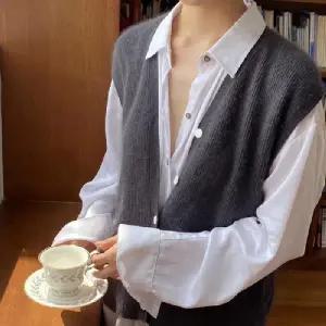 여성 루즈핏 레이어드 니트 조끼 버튼 베스트 캐쥬얼 남방 티셔츠 레이어드 만능 코디