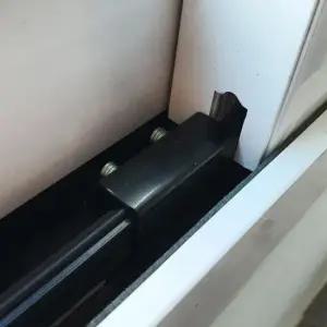 알티피아 창문고정 열림방지 스틸 스토퍼 고정장치 블랙 중형 중문잠금장치 창문락 창문스토퍼