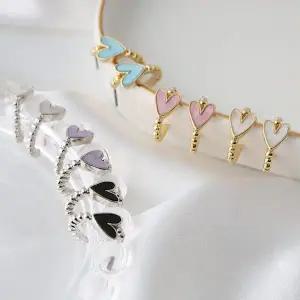 [하프클럽/]하트링 러블리 아크릴 하프 링 패션 티탄침 귀걸이