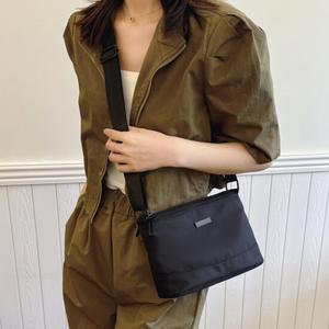 [디어백] 심플 멀티 컴포트 크로스백 HT1805