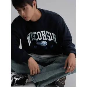 데일리 레터링 그래픽 스웨트 셔츠  네이비 (455941LY3R)