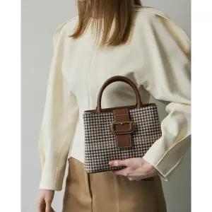 갤러리아 DCBA4E615W2 닥스 브라운 가죽배색 하운드투스체크 토트백