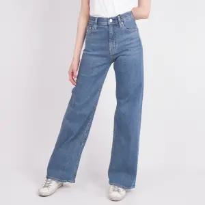 캘빈클라인 여성 청바지 하이라이즈 앵클 와이드 미디엄블루 J221000