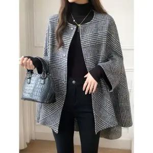 [하프클럽/에이시크]모던 체크 케이프 코트 B23DCT071