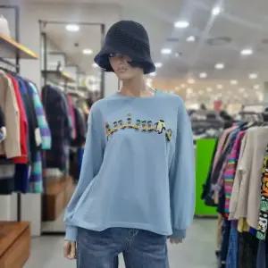 베네통/애플아울렛/펭귄 자수 부클 레터링 티셔츠/BATS58361