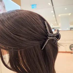 [JJQUEEN] 그레이튼 집게핀 HR1557 HR1558 (2가지 색상중 택1)