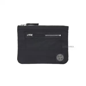 [라벨루쏘]  FW25 남성 로고 패치 지퍼 파우치 K2S159500004 S0251 V0029