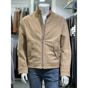 [바쏘옴므]BASSO 세이브존01 베이지 스웨이드 하이넥 세미 오버 점퍼 (2컬러) BSY3UA02ANY (40953767)