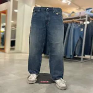 [리바이스] 리바이스 남성 578 BAGGY 다크워싱 청바지 (A47500044)