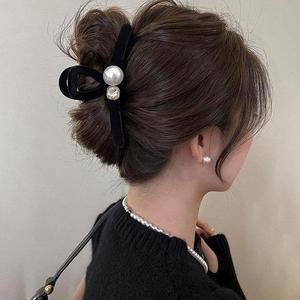 [다잇템]여자 벨루어 올림머리 진주 빅 검정 FW 집게핀_P373294755