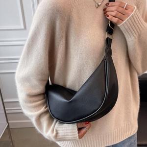 여성 데일리 반달 슬링백 숄더백 크로스백 여행 가방
