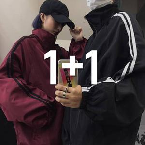[주문폭주] 1+1 남녀공용 간절기 트랙 라인 유광 바람막이 오버핏 자켓 2컬러