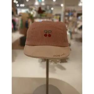 [부산점][밍크뮤][밍크뮤] 코듀로이체리캡모자(34A1480003)