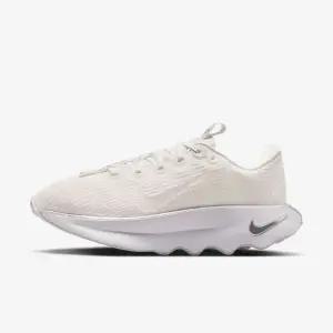 우먼스 나이키 모티바 DV1238-111