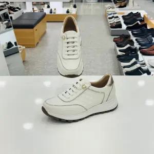 [탠디]미셸by탠디여성4cm사각엠보소재포인트밴드끈스니커즈X25211