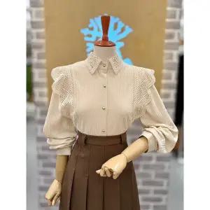 [레코브](신세계 사우스시티)레이스 카라 블라우스(LC31EXBL524X)