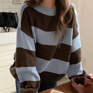 [공구우먼] 베티스 보트넥 스트라이프 니트 83906 빅사이즈 여성의류