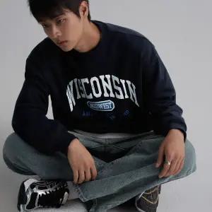 [롯데백화점]에잇세컨즈 남성 데일리 레터링 그래픽 스웨트 셔츠  네이비 455941LY3R