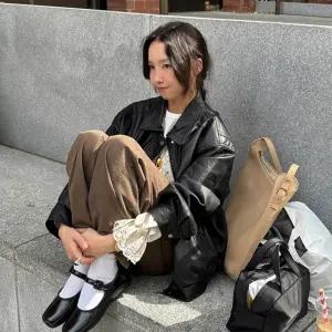 [메이비베이비] Tompkins Leather Jumper (블랙)