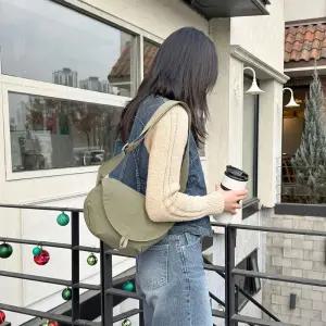 BR_34208 캐주얼 반달 힙색 크로스백여행가방 여행 천가방 크로스 숄더 데일리