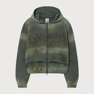 커버낫. [커버낫.X언더마이카] 베스트 레이어드 레터 그래픽 후디집업 차콜 CO2503HZU1CH