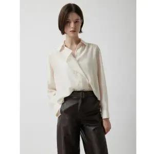 [롯데백화점]쥬크 카라넥 러플 블라우스 Z253MSC007