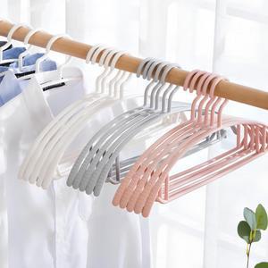 어깨뿔 방지 라운드 논슬립 옷걸이 1p 자국방지 미끄럼 흘러내림 차단 행거 니트 셔츠 가성비갑 PP소재 슬립형 공간활용 옷거리 코트렉