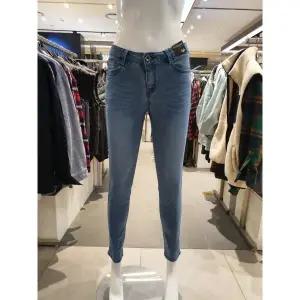 [롯데백화점]뱅뱅 여성 슬림 스판 청바지(KQC165)