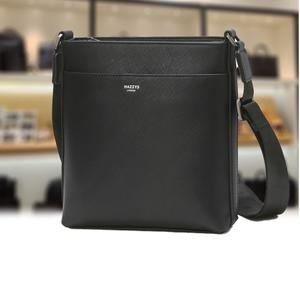 [헤지스](대구신세계)블랙 단색 가죽 크로스백 HJBA4F891BK