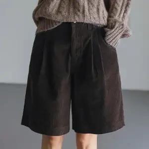 [시크폭스] 워린 버뮤다 핀턱 골덴 팬츠