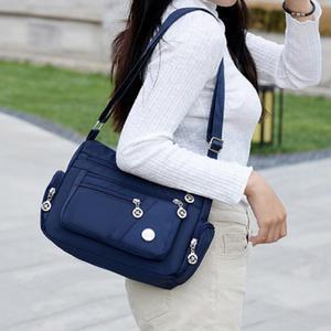 중년 여성 숄더백 엄마 할머니 외출 마실 메신저 중년 여성 크로스백 지퍼