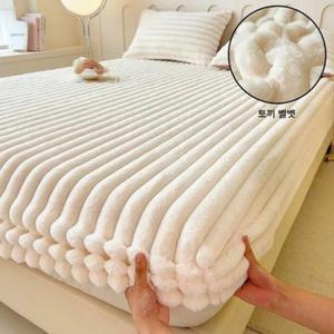 엘프 겨울 벨벳 매트리스 극세사침대커버 1개 두툼하고 푹 화이트