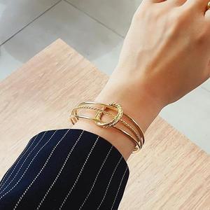 [다잇템]여자 15K 뱅글 패션 트위스트 금색 실버 팔찌_P343036949