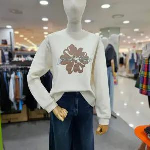 시슬리/애플아울렛/플라워 레터링 티셔츠 SATSA4541