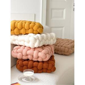 램스울 소파쿠션 꽈베기 거실쇼파쿠션 22CM 아이보리 신비 뜨개 핸드메이드