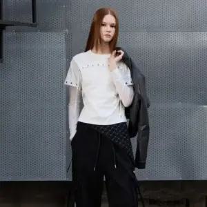 [갤러리아] [Blue Label]아일렛 프린팅 반팔 티셔츠[ER3OTH01]