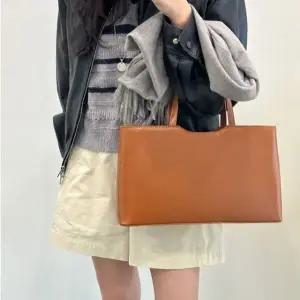 고품질 데일리 인기 여성 토트백 신상 패션 스퀘어 가방 (WE21A28)