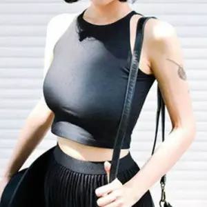 패션 민소매 티셔츠 여자 크롭 라운드 이너 캐주얼