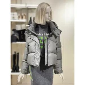 [파주점][에고이스트][에고이스트]볼륨후드 레터링 숏다운 (EQ4ONZ51)